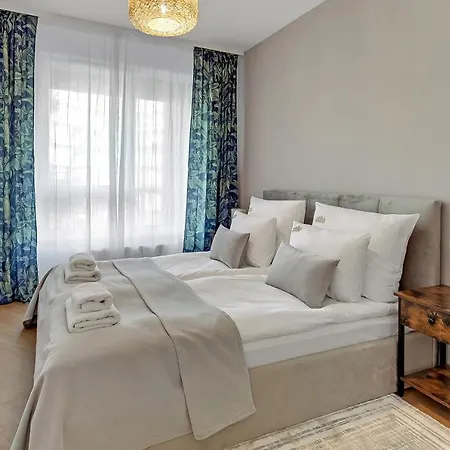 Slaska 12 Living By Downtown *